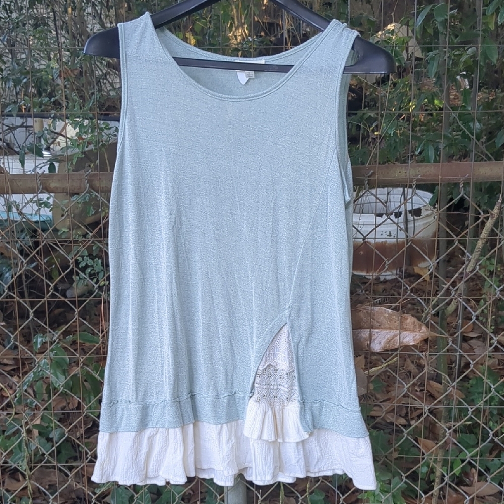 Umgee Sleeveless Top in Soft Blue green and White
